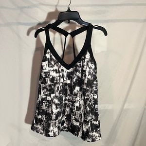Nike Women's Racer Back V Neck Athletic Tank Top Black and White Size Medium